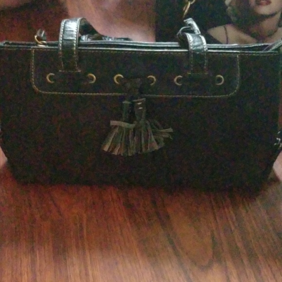 Used - Picture 1 of 2